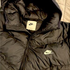 Men’s Storm Fit Nike hooded coat. Medium